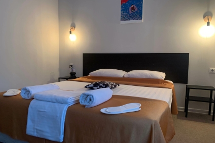 Номер в гостевом доме от 70 руб (свой душ, туалет в номере)