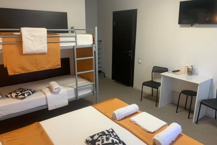 Номер в гостевом доме от 70 руб (свой душ, туалет в номере)